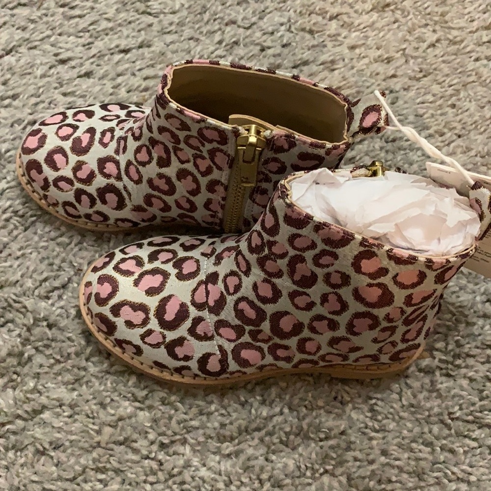 Leopard boots